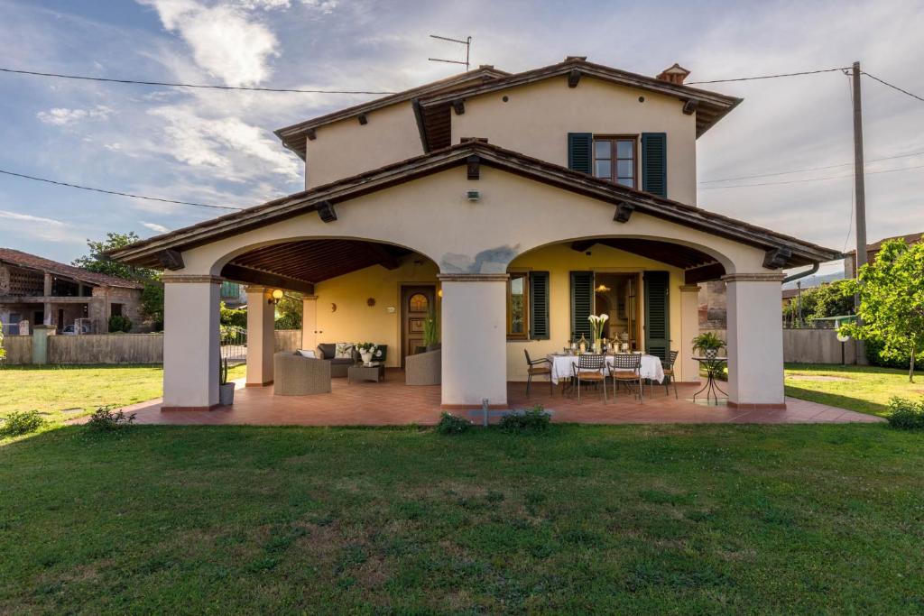 Nonna Bianca, a Genuine Farmhouse in Sant'Alessio, Lucca – Lucca